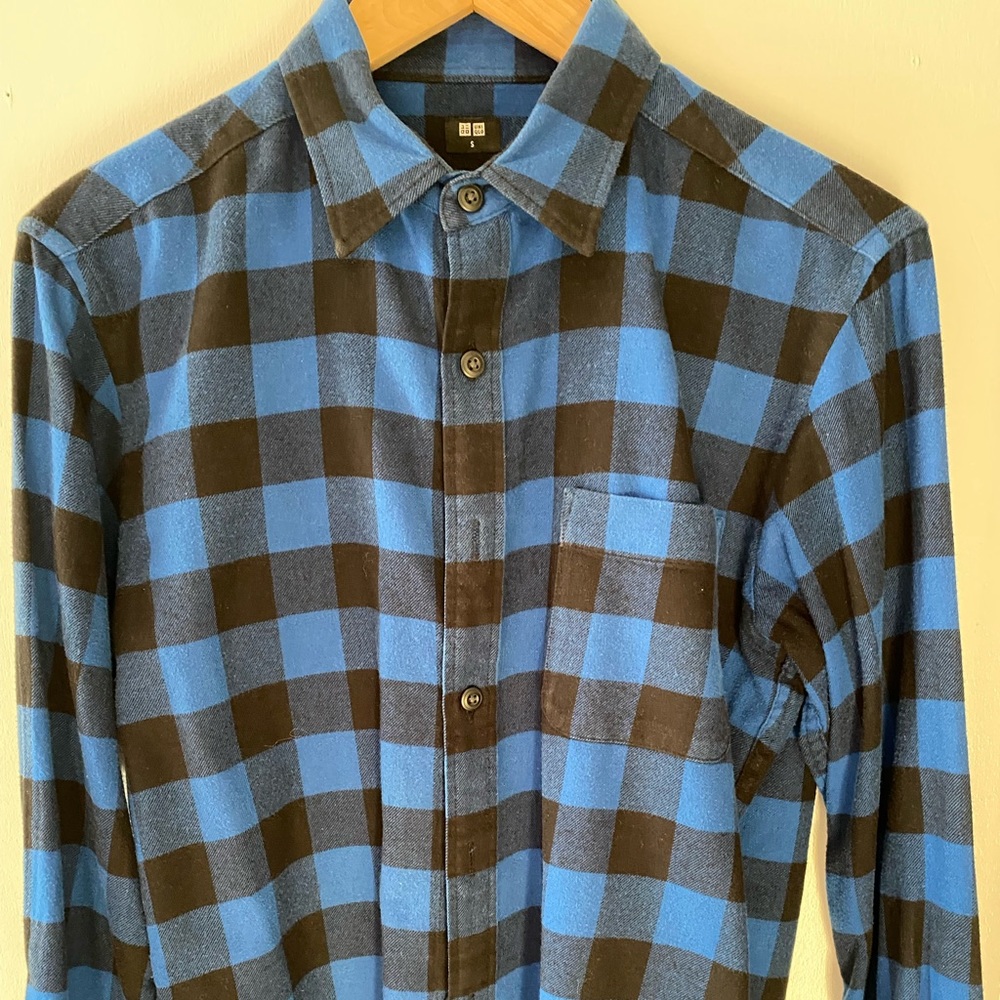 Uniqlo Blue Lumberjack Plaid Button Down Shirt